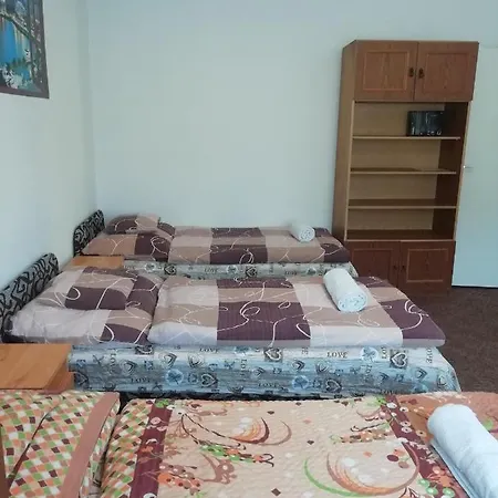 بيت ضيافة Marika Vendeghaz ميسكولك